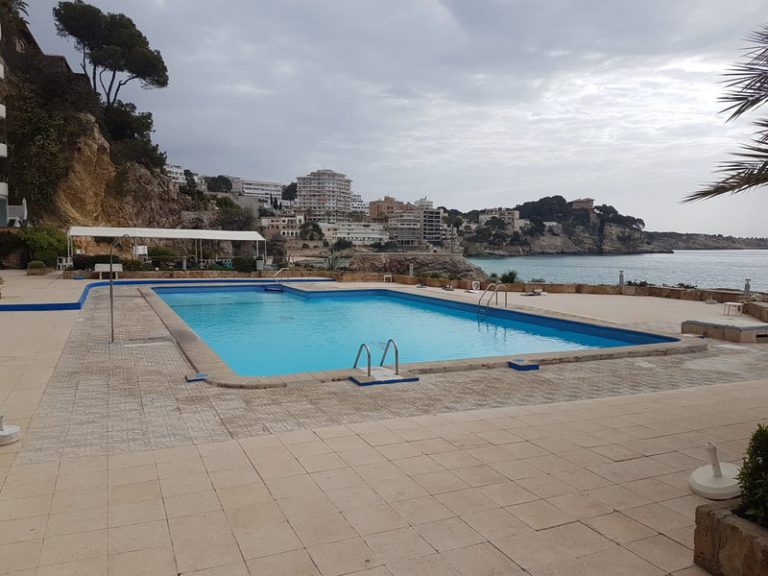 23014 Poolterrasse 2