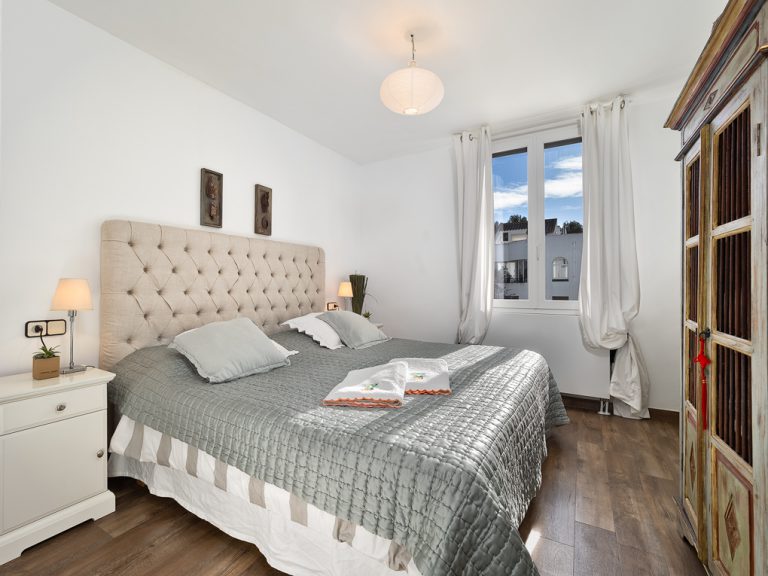 33019 Schlafzimmer 2