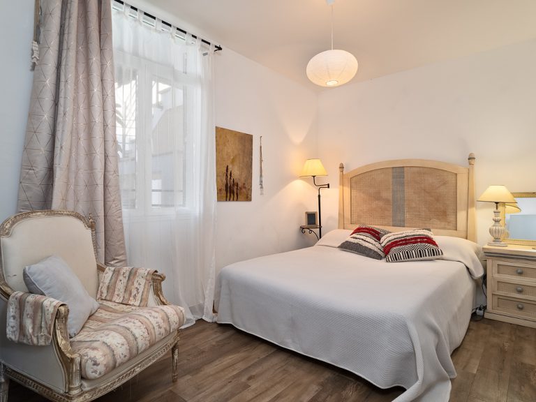 33019 Schlafzimmer